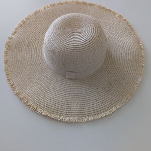 Chic Tan Wide-Brimmed Straw Hat